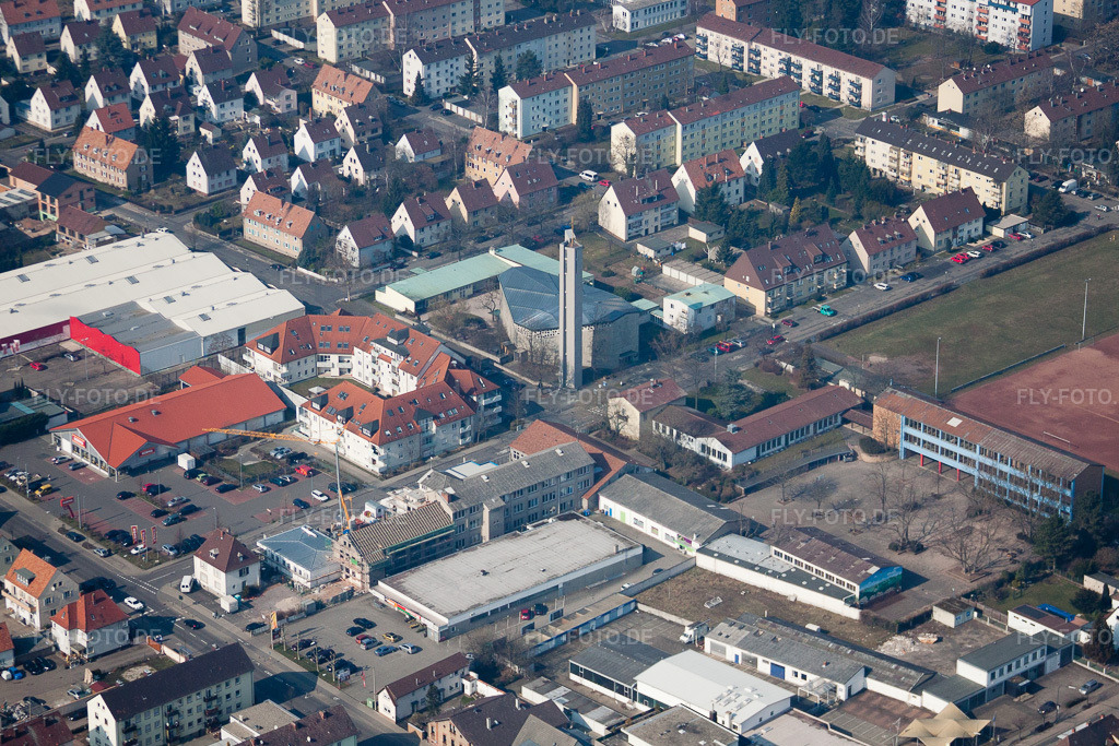 Luftbild: Kath. Pfarrzentrum Christ-König in Landau in der Pfalz im Bundesland Rheinland-Pfalz in Deutschland. Foto: IMG_37689.jpg vom 05.03.2011 durch Werner Riehm/FLY-FOTO.de