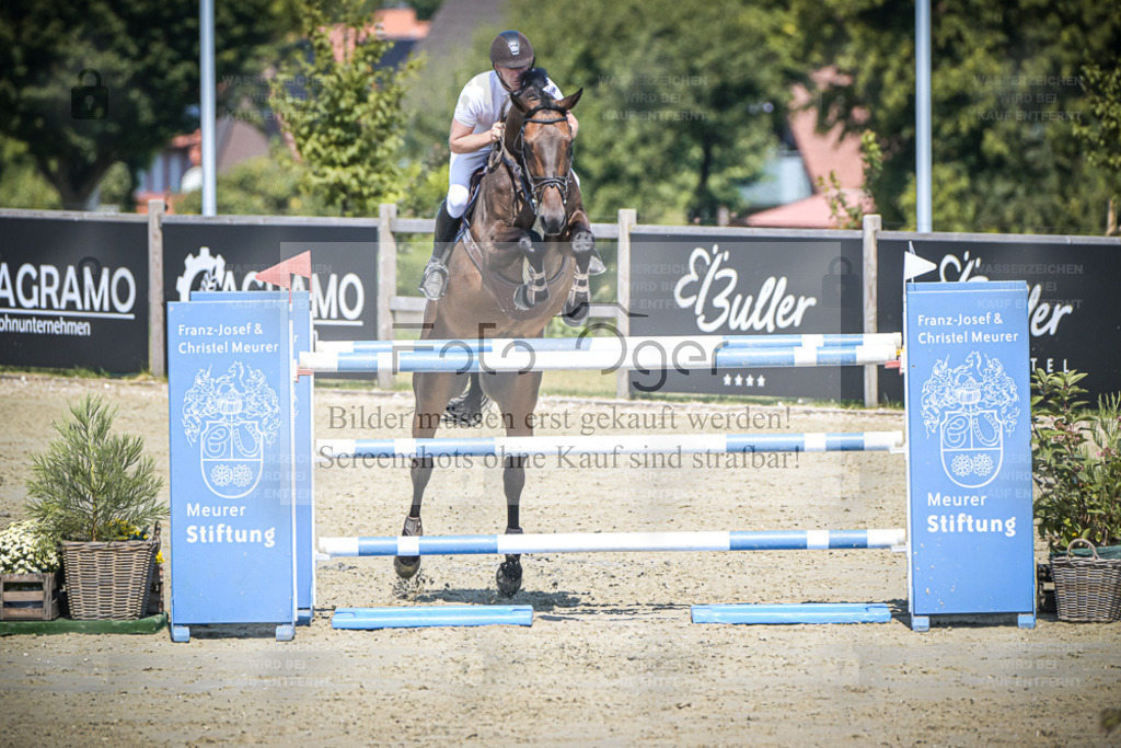 DOS_1783 | Entdecke hochwertige Reitturnierfotos von Foto Oger. Professionell, emotional und authentisch – jetzt Lieblingsmomente im Shop bestellen. - Realisiert mit Pictrs.com