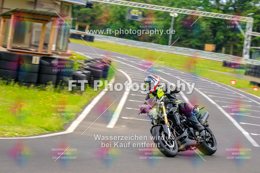 VBK-7725 | Hier findet Ihr Bilder von Touristenfahrten auf der Nürburgring Nordschleife oder von anderen Veranstaltungen die ich besucht habe. Viel Spass beim Durch Schauen 