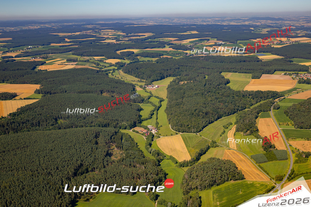 Das Luftbild zeigt : Neuschauerberg Emskirchen - Die Luftaufnahme wurde 2024 vom UL-Flugzeug aus erstellt ( keine Drohne ) - Hochauflösende Luftaufnahme - Für grossformatige Ausdrucke geeignet. Die Geschenkidee !Mit Lizenz und Bildrechte bestellbar