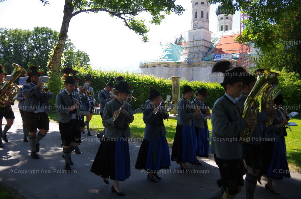 IMGP6462 | fotografiert von Axel PollmannLeonhardi Wallfahrt Benediktbeuern und Murnau, Fronleichnam, Fasching, Landschaft im Loisachtal und Benediktbeuern  - Realisiert mit Pictrs.com