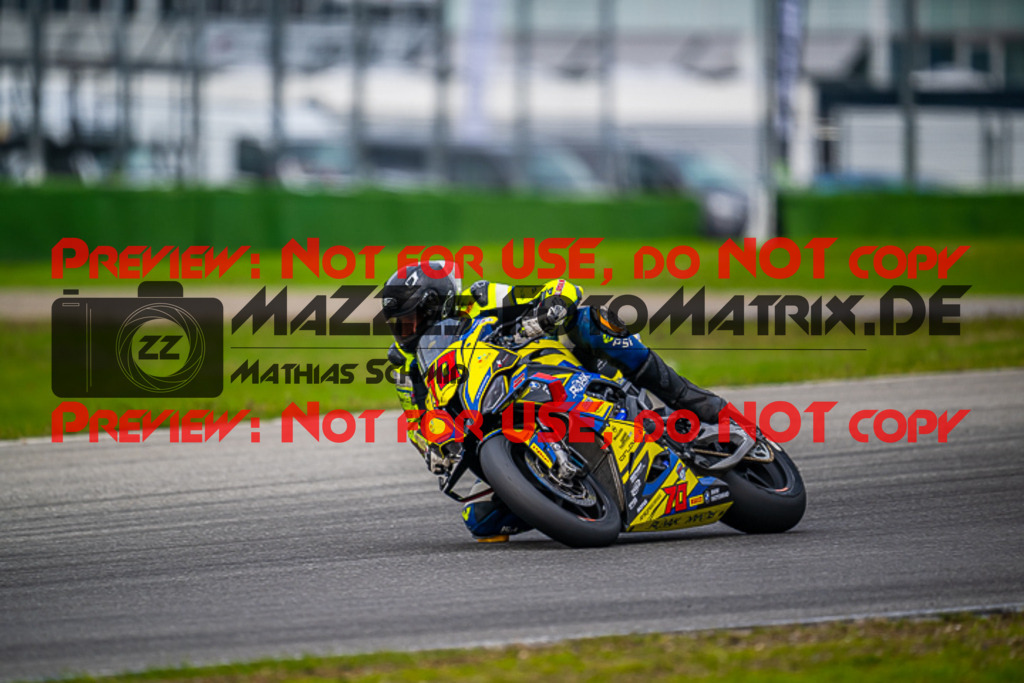 MaZZes_FotoMatrix_220924_6825 | PRO SUPERSTOCK