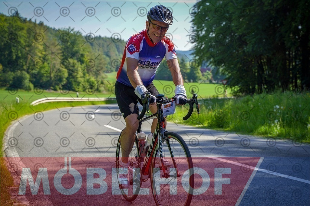 cyclist-4276082_1280 | Rad, Jura, Radmarathon, Lupburg, Radtouren, BDR,  - Realisiert mit Pictrs.com
