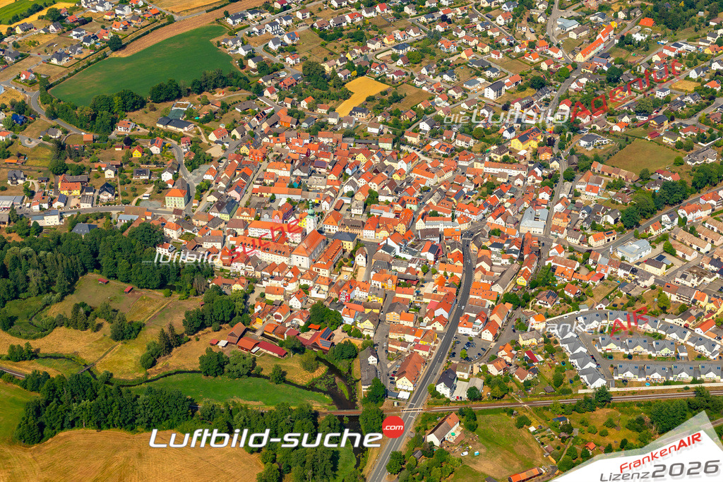 Das Luftbild der Stadt Pressath wurde 2022 vom Flugzeug heraus erstellt (keine Drohnen-Aufnahmen) Aufnahmehöhe ca.450 Meter- hohe Bildauflösung und Druck-Qualität. Garantiert!