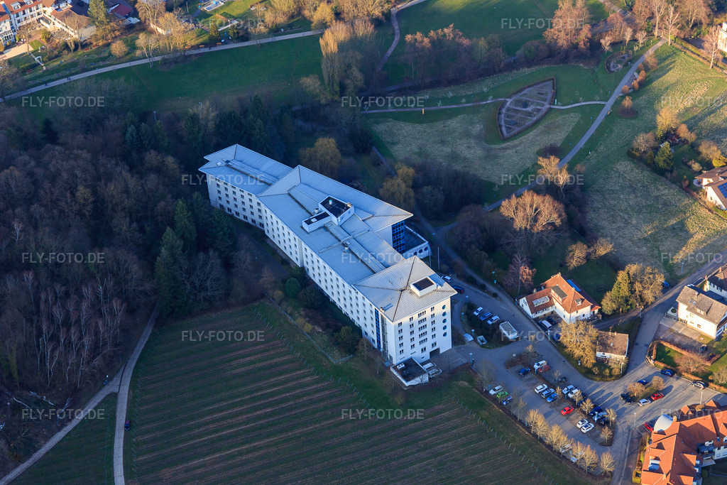 Luftbild: Edith-Stein-Fachklinik in Bad Bergzabern im Bundesland Rheinland-Pfalz in Deutschland. Foto: IMG_105070.jpg vom 24.03.2018 durch Werner Riehm/FLY-FOTO.deWWW.REHA-BZA.DE