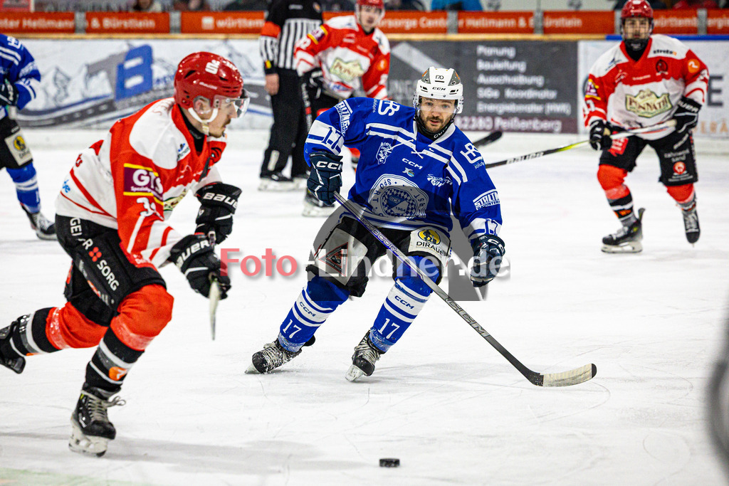 SC Forst NATURE BOYS gegen ESC Hassfurt HAWKS | Eishockey Landesliga Herren Playoffs 2024/25 - Spiel 2 von 4, SC Forst NATURE BOYS gegen ESC Hassfurt HAWKS, 20250222,Marco MOOSLECHNER (Nature Boyz 17) in Aktion,2025-02-22 in Peißenberg (Eisstadion Peißenberg)Marco MOOSLECHNER (Nature Boyz 17)Copyright: WolfgangxLindner foto-lindner.de