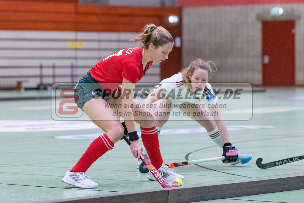 HK_20230122_103034 | 1. Bundesliga ( Halle ) Damen Crefelder HTC - Rot-Weiss Köln am 22.1.2023 Crefelder HTC  ( CHTC ) Halle Glockenspitz , Krefeld , Michler Nele ( Crefelder HTC #77 )