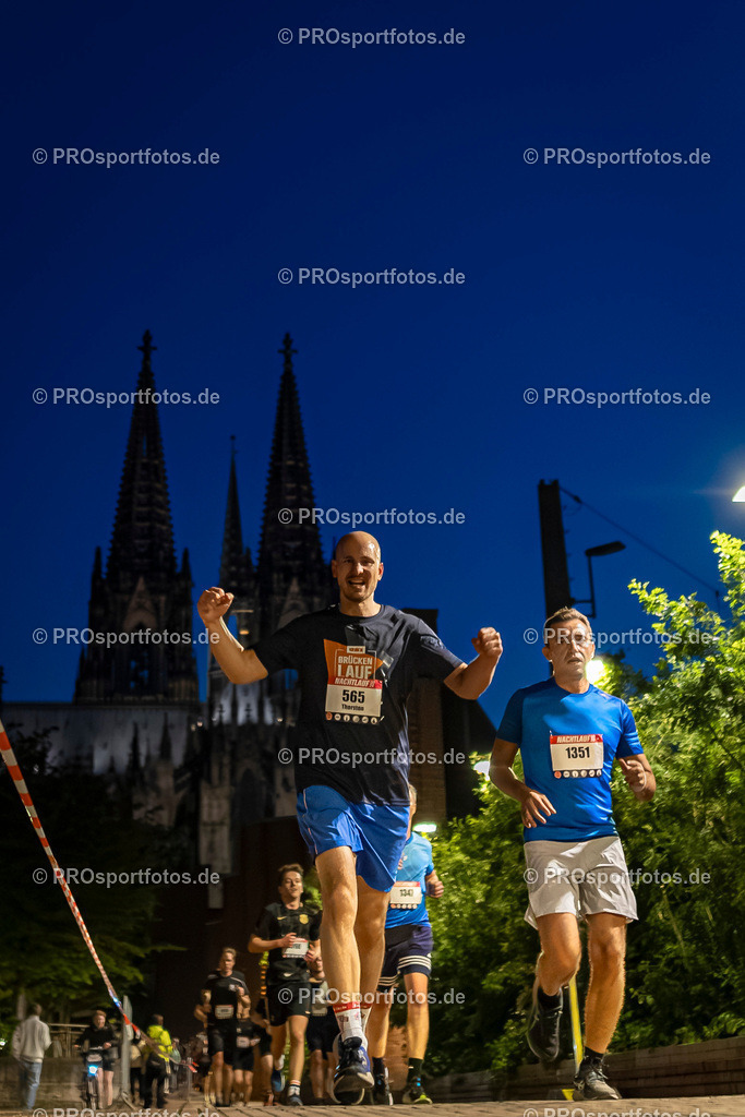 21. Nachtlauf des ASV Köln; Köln, 08.05.24 | Impressionen vom 21. Nachtlauf des ASV Köln am 08.05.24 in der Altstadt von Köln (Deutschland). Foto: BEAUTIFUL SPORTS/Bernd Hoffmann