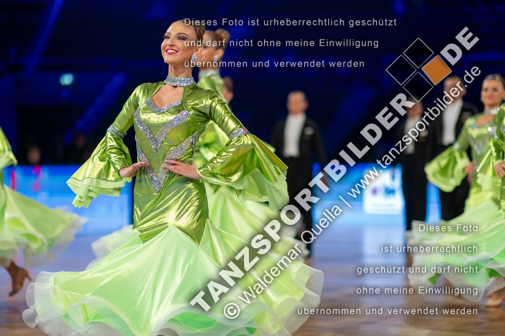 20251206-00659 | Hier finden Sie Tanz Bilder vom Latein und Standard Formationen tanzen. Sportbilder vom Tanzsport. Schöne Fotos und von Weltmeisterschaft, Europameisterschaft, Bundesliga, Regionalliga, Oberliga und Landesliga sowie von GOC Stuttgart, DanceComp, WM Bremen