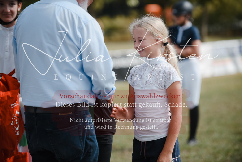 DSC_5562 | Pferde- und Turnierfotografie in Westsachsen. Pferdeportraits, Auftragszeichnungen und intuitive Kunst.