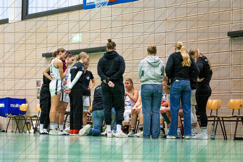 2. DBBL Nord 24/25 | 17.11.2024 | BBC OS vs. BG 89 AVIDES Hurricanes | 2. DBBL Nord 24/25 | 17.11.2024 | BBC OS vs. BG 89 AVIDES Hurricanes - - - - - CREDIT, www.bullenfotos.de, Martin König, Hörner Weg 40, D-49078 Osnabrück, +4917663732967, Nutzung und Weitergabe nur zu den vereinbarten Zwecken. Presseanfragen an Urheber. Alle Rechte beim Urheber. - - - - - - Realisiert mit Pictrs.com