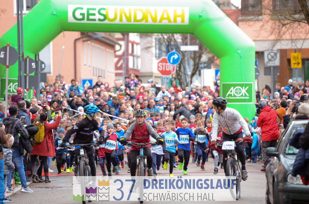 AOK JuniorCup 400m | 3Koenigslauf 2023 - Realisiert mit Pictrs.com