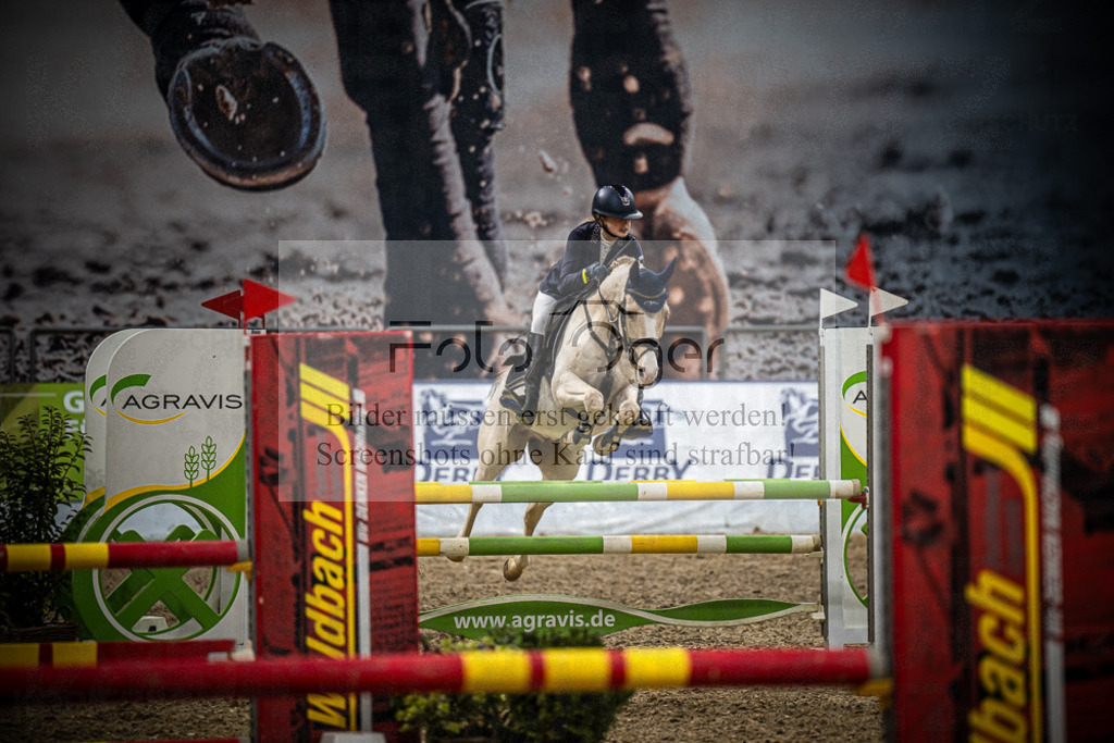 DOS_3464 | Entdecke hochwertige Reitturnierfotos von Foto Oger. Professionell, emotional und authentisch – jetzt Lieblingsmomente im Shop bestellen.Deutschlandweite Turnierfotografie. - Realisiert mit Pictrs.com