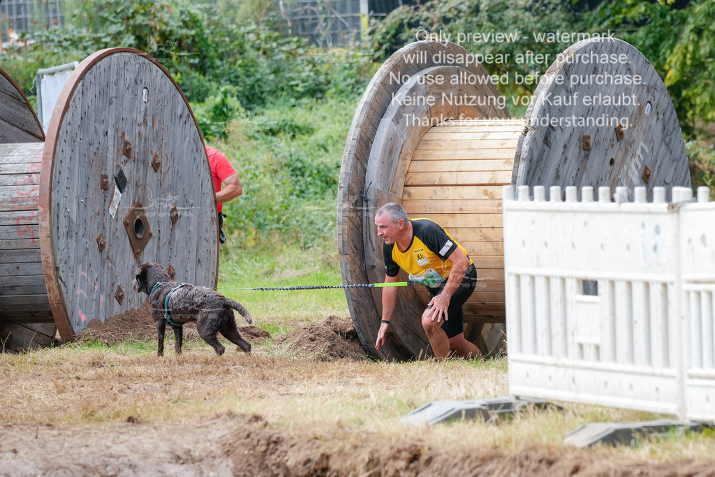 Schlamm_mit_Hund (55 von 460) | stephaniefillaphotographie - Realisiert mit Pictrs.com