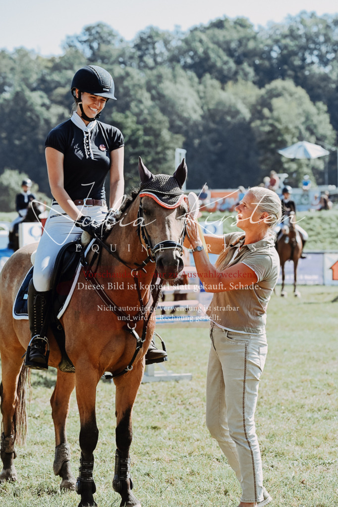 DSC_6191 | Pferde- und Turnierfotografie in Westsachsen. Pferdeportraits, Auftragszeichnungen und intuitive Kunst.