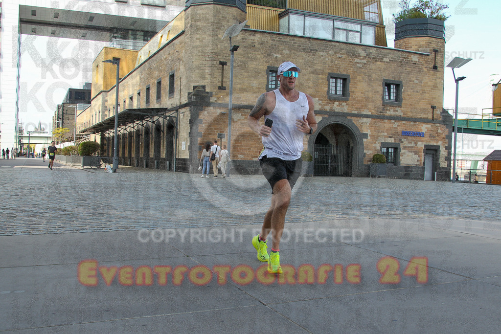250920_1449_EV4_7225 | Sportfotografie im Rhein-Sieg Kreis, Köln, Bonn, NRW, Rheinland Pfalz, Hessen, etc. Unser Tätigkeitsfeld umfasst den Laufsport vom Volkslauf über den Marathon, Duathlon, Triathon bis zum Ultralauf wie Kölnpfad Ultra oder Schindertrail.