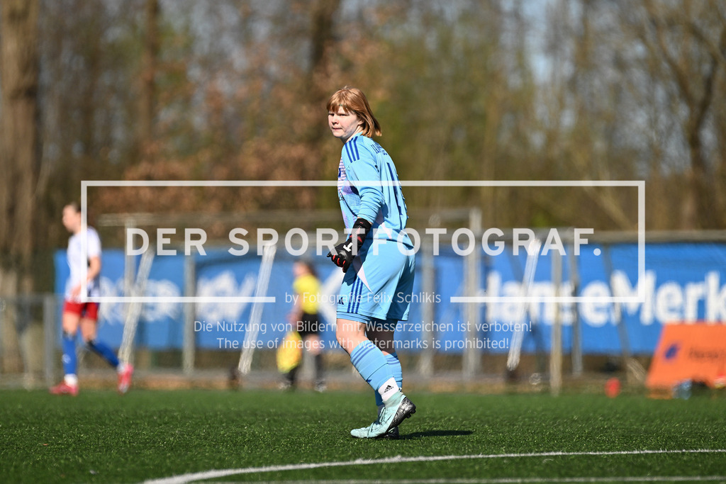 Fußball I Frauen I Saison 2024-2025 I Frauen-Regionalliga Nord I 17. Spieltag I Hamburger SV II - FC St. Pauli I 52013 | Der Sportfotograf. - Realisiert mit Pictrs.com