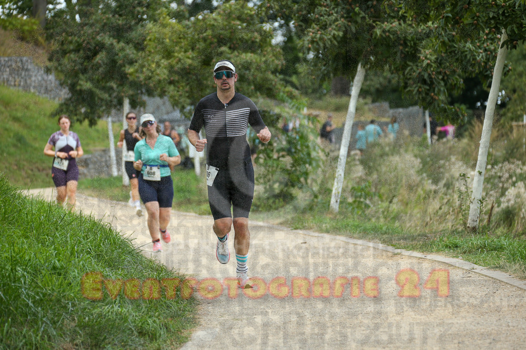 250824_1428_EX1_6343 | Sportfotografie im Rhein-Sieg Kreis, Köln, Bonn, NRW, Rheinland Pfalz, Hessen, etc. Unser Tätigkeitsfeld umfasst den Laufsport vom Volkslauf über den Marathon, Duathlon, Triathon bis zum Ultralauf wie Kölnpfad Ultra oder Schindertrail.