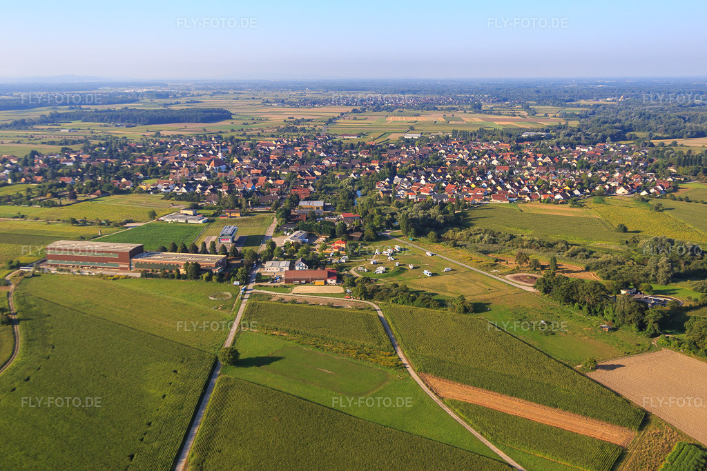 Luftbild: Ortsansicht aus Norden mit terra-bausysteme GmbH in Meißenheim im Bundesland Baden-Württemberg in Deutschland. Foto: IMG_093199.jpg vom 16.08.2016 durch Werner Riehm/FLY-FOTO.deReitboden - Die Profis im Reitplatzbau