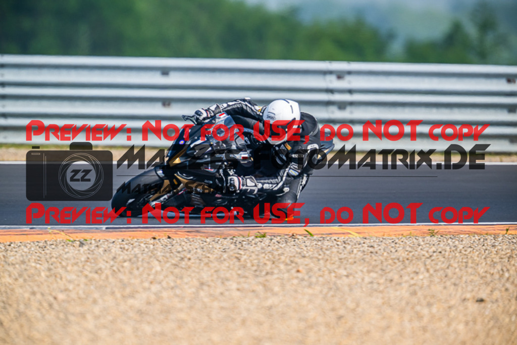 MaZZes_FotoMatrix_220626_6788 | PROSUPERSTOCK