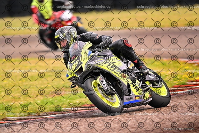 25bt02-0192 | markuskiefer.com - Realisiert mit Pictrs.com