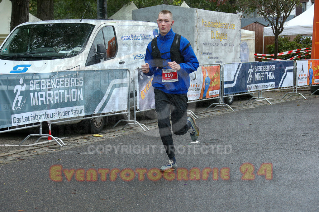 251130_1142_EX1_8386 | Sportfotografie im Rhein-Sieg Kreis, Köln, Bonn, NRW, Rheinland Pfalz, Hessen, etc. Unser Tätigkeitsfeld umfasst den Laufsport vom Volkslauf über den Marathon, Duathlon, Triathon bis zum Ultralauf wie Kölnpfad Ultra oder Schindertrail.