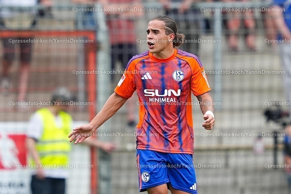 xYDR20072501108 | 20.07.2025, xydrx, Fußball, Rot Weiss Ahlen - FC Schalke 04, Testspiel, Wersestadion: Mauro Zalazar (FC Schalke 04 #16)