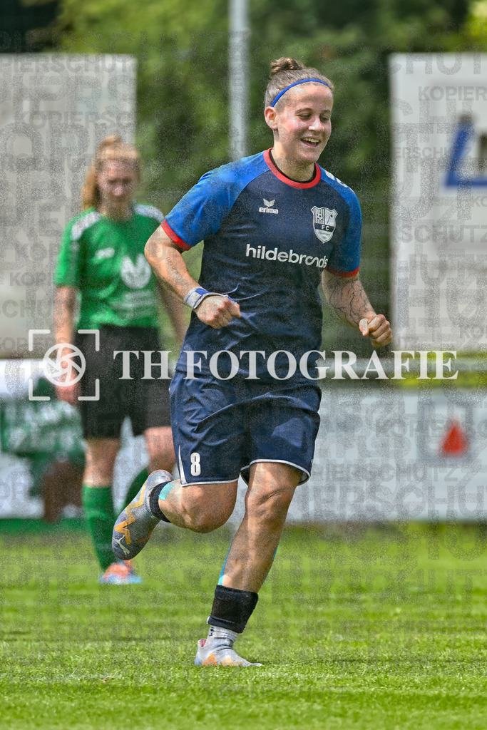 GER, FC Hauingen - SV Waldhaus, Frauen-Fussball, Rothaus Bezirkpokal, Finale, Saison 2024/2025, 29.05.2025 | Julia Schlossarek (FC Hauingen, #08)GER, FC Hauingen - SV Waldhaus, Frauen-Fussball, Rothaus Bezirkpokal, Finale, Saison 2024/2025, 29.05.2025Foto: TH Fotografie/Thomas Hess