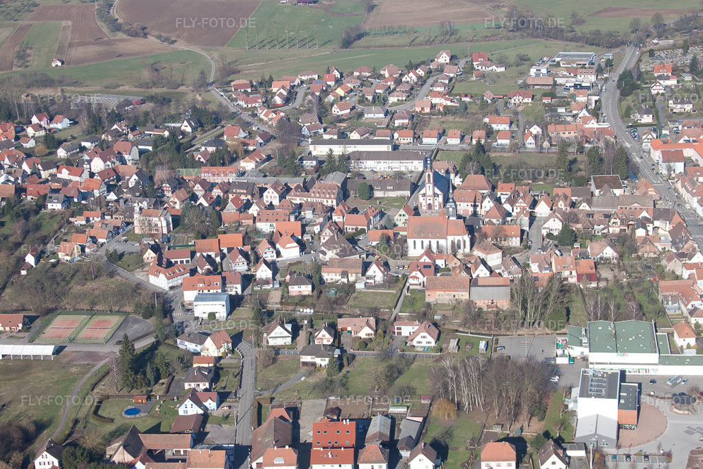 Luftbild: Ortsansicht in Soultz-sous-Forêts im Bundesland Bas-Rhin in Frankreich. Foto: IMG_37453.jpg vom 07.02.2011 durch Werner Riehm/FLY-FOTO.de
