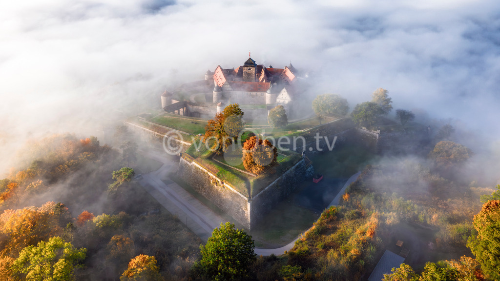 Die Festung Rosenberg im Nebel zum Sonnenaufgang 2 | Luftbilder, Drohnenbilder, Oberfranken, Bayern, Kronach, Lichtenfels, Kulmbach, Thüringen, Frankenwald, Thüringerwald - Realisiert mit Pictrs.com