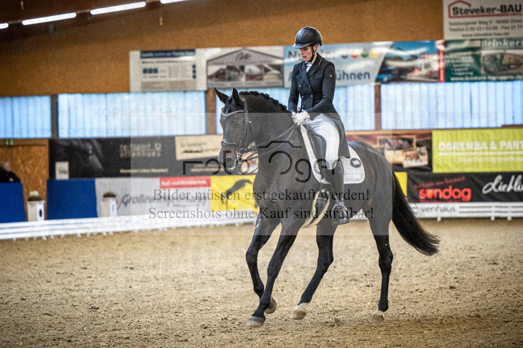 DOS_3859 | Entdecke hochwertige Reitturnierfotos von Foto Oger. Professionell, emotional und authentisch – jetzt Lieblingsmomente im Shop bestellen.Deutschlandweite Turnierfotografie. - Realisiert mit Pictrs.com