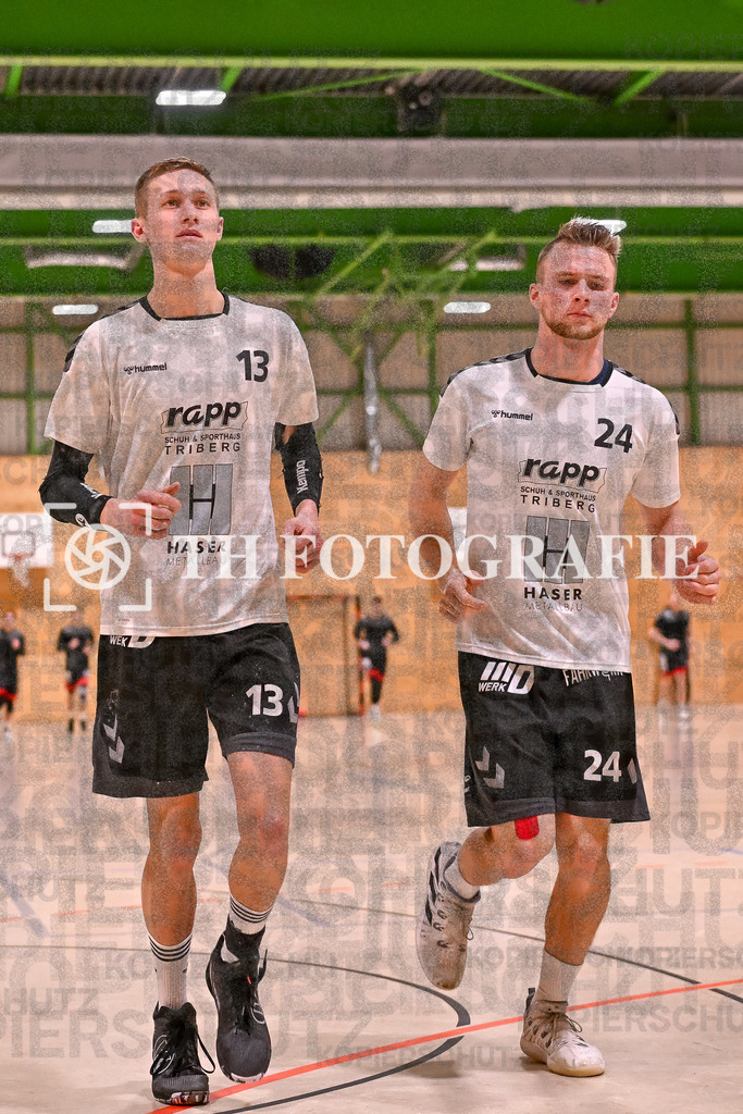 GER, SG Maulburg/Steinen - TV St. Georgen, Handball, Landesliga, 16. Spieltag, Saison 2023/2024, 17.02.2024 | Julian Jerke (TV St. Georgen/Schw., #13), Louis Struss (TV St. Georgen/Schw., #24)

GER, SG Maulburg/Steinen - TV St. Georgen, Handball, Landesliga, 16. Spieltag, Saison 2023/2024, 17.02.2024

Foto: TH Fotografie/Thomas Hess