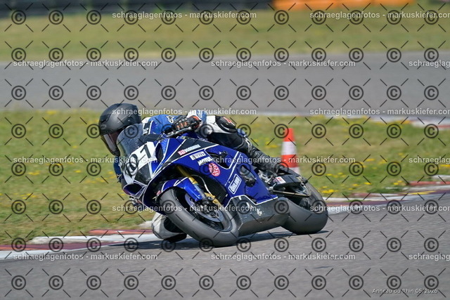 26BT02-1997 | markuskiefer.com - Realisiert mit Pictrs.com