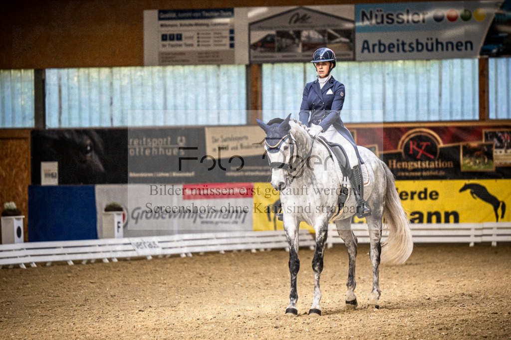 DOS_3103 | Entdecke hochwertige Reitturnierfotos von Foto Oger. Professionell, emotional und authentisch – jetzt Lieblingsmomente im Shop bestellen.Deutschlandweite Turnierfotografie. - Realisiert mit Pictrs.com