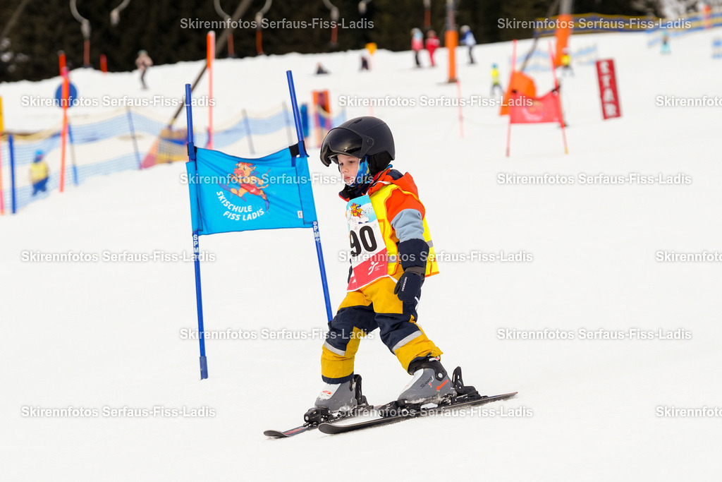 SRF_02.01.2026_0227 | Skirennfotos,Serfaus,Fiss,Ladis,Kinderskirennen,Winter,Tirol,Oberland,skirace,SFL,feelfree,weil wir's genießen,ski,Ski,skifahren,Sonnenplateau, - Realisiert mit Pictrs.com