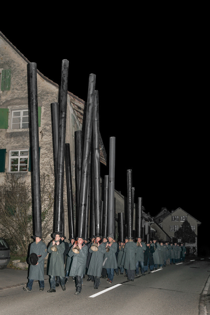 Ziefner Nünichlingler | unterwegs im oberen Teil vom Dorf. - Realisiert mit Pictrs.com