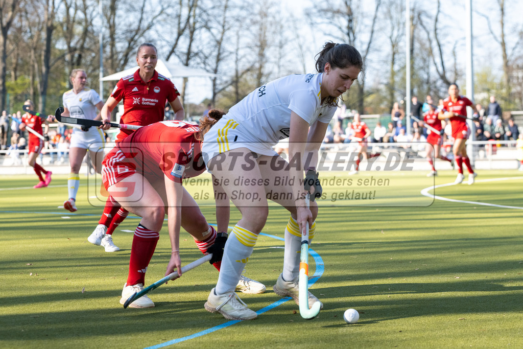 SFE_20260322_0100 | Köln, Deutschland, 22.03.26: Feldhockey 1. Bundesliga Damen zwischen Rot-Weiss Köln - Harvestehuder HTC im REWE Sportpark am 22.03.2026 in Köln, Deutschland. (Foto von Stephan Fehrmann)Köln, Germany, 22.03.26: Feldhockey 1. Bundesliga Damen between Rot-Weiss Köln - Harvestehuder HTC in REWE Sportpark at 22.03.2026 in Köln, Deutschland. (Foto from Stephan Fehrmann)