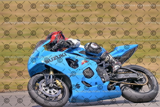 26bt05-1442 | markuskiefer.com - Realisiert mit Pictrs.com