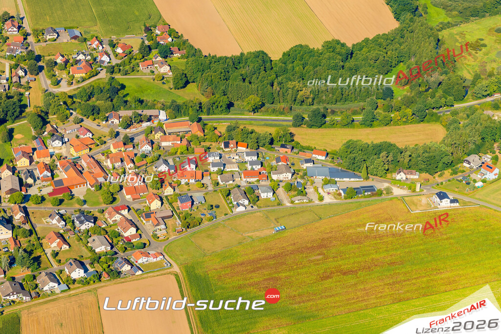 Geschenkidee Süß bei Hahnbach -Die Luftbildaufnahme wurde 2025 vom UL-Flugzeug heraus erstellt ( keine Drohne ) - Hochauflösende Luftaufnahme -Nicht vergleichbar mit Google Maps oder Satelittenbilder- Die Geschenkidee !Mit Lizenz und Bildrechte bestellbar