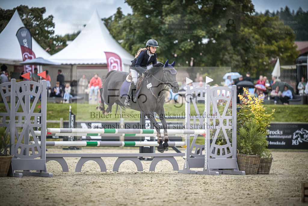 DOS_1182 | Entdecke hochwertige Reitturnierfotos von Foto Oger. Professionell, emotional und authentisch – jetzt Lieblingsmomente im Shop bestellen. - Realisiert mit Pictrs.com