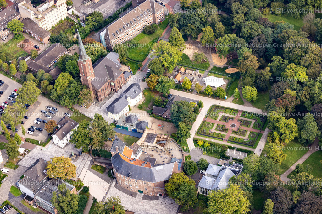 Luftbild-Moers-47441-Grafschafter-Schloss-439A5624 | Luftbildfotografie Moers und Luftbildfotograf Hermann Klöpper - Realisiert mit Pictrs.com