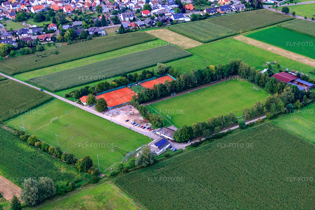 Luftbild: Sportplätze des SV 1946 Minfeld Fußballverein und des TC Minfeld in Minfeld im Bundesland Rheinland-Pfalz in Deutschland.Foto: IMG_44248.jpg vom 17.08.2011 durch Werner Riehm/FLY-FOTO.deSV Minfeld 1946 e.V