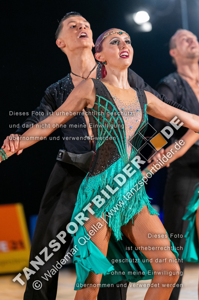 20250503-10397 | Hier finden Sie Tanz Bilder vom Latein und Standard Formationen tanzen. Sportbilder vom Tanzsport. Schöne Fotos und von Weltmeisterschaft, Europameisterschaft, Bundesliga, Regionalliga, Oberliga und Landesliga sowie von GOC Stuttgart, DanceComp, WM Bremen