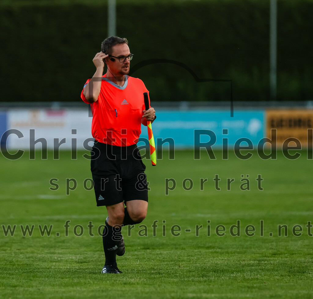 2023-09-01_009_FC_Schwaig_gegen_TSV_Gruenwald | Oberding, Deutschland, 01.09.2023:
Fußball, Landesliga Südost 2023 / 2024, 9. Spieltag, FC Schwaig gegen TSV Grünwald, Endergebnis: 3:1

Foto: Christian Riedel / fotografie-riedel.net