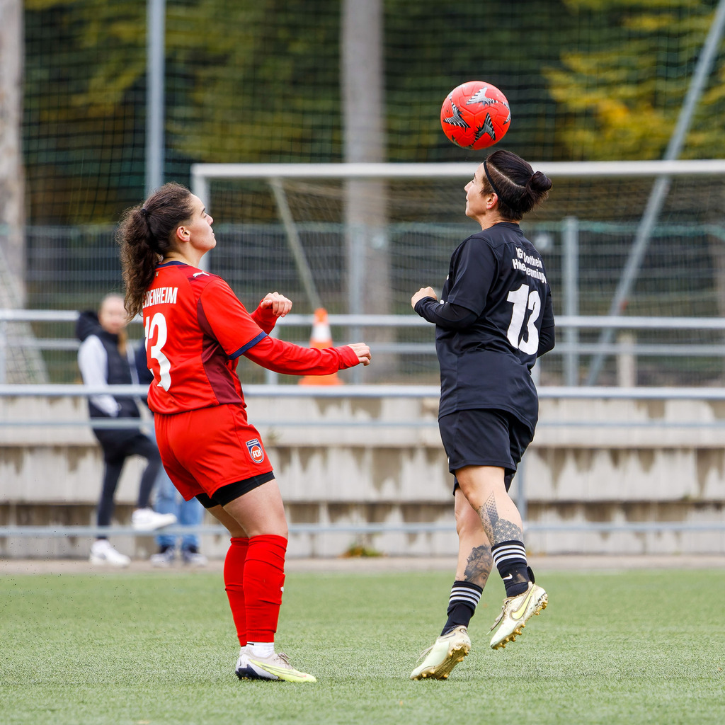 FCHHOH_251005_8084 | 1.FC Heidenheim 1846 II vs. SGM Hohenmemmingen/Sontheim, Fußball, Frauen, Bezirksliga, 2025/2026, 4. Spieltag, 05.10.2025 in Heidenheim, Kunstrasen b. Voith-Arena West(Foto: Michael Bulling) - Realisiert mit Pictrs.com