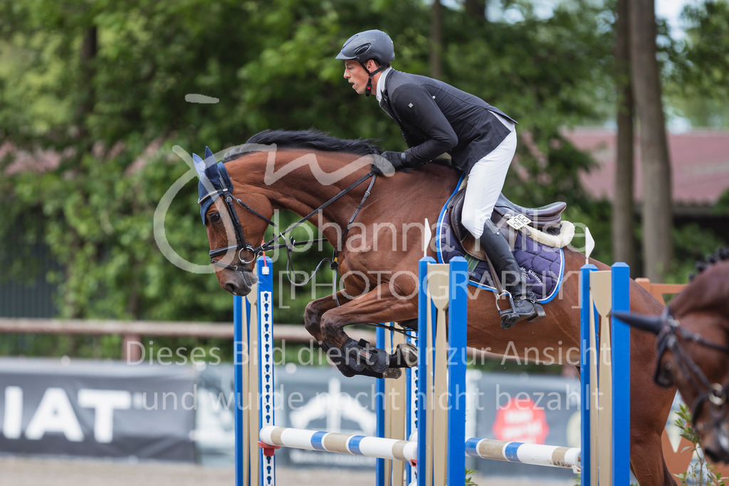 250506_Mühlen_SprPf-A2-201 | Deine schönsten Turniermomente als professionelle Fotos! Entdecke hochwertige Pferdesport-Fotografie im Online-Shop. Jetzt Fotos finden & bestellen!