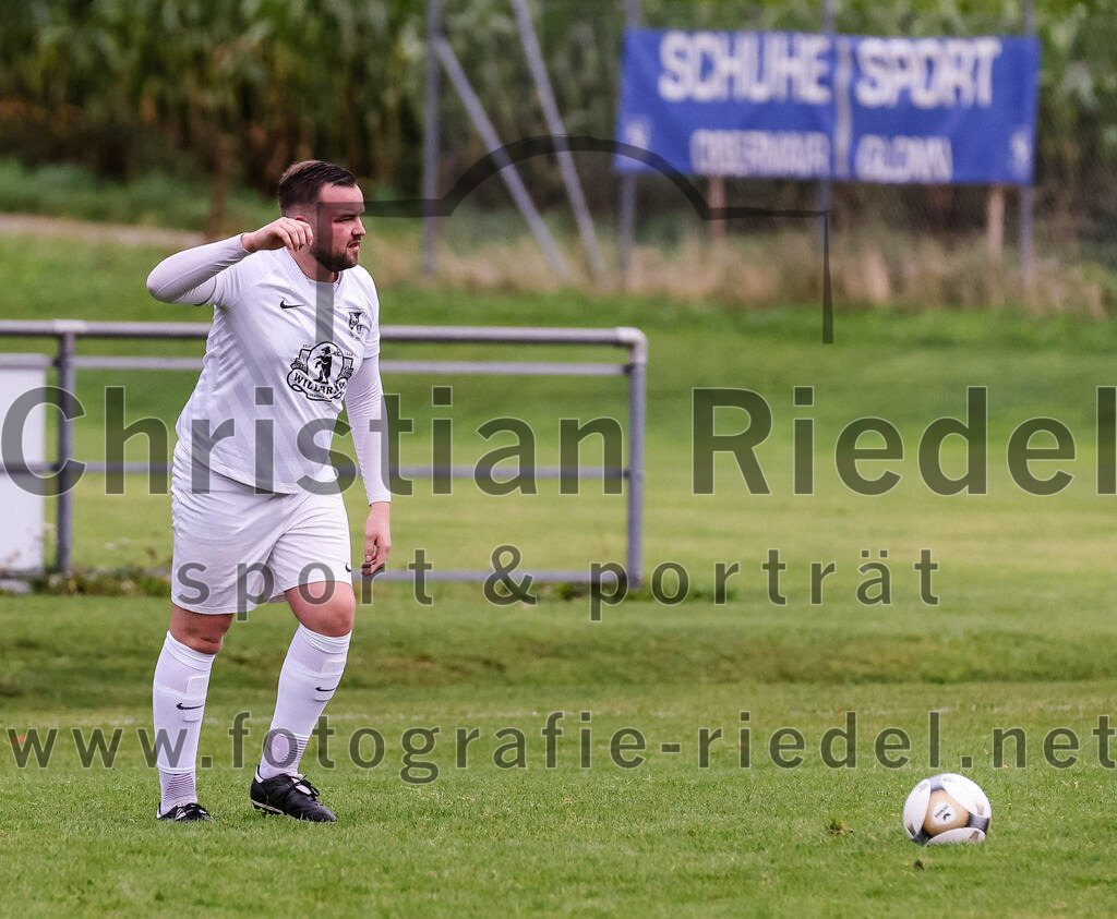 2023-08-27_064_TSV_Egmating_II_gegen_SG_Grasbrunn-Haar_II | Egmating, Deutschland, 27.08.2023:
Fußball, B-Klasse 2023 / 2024, 2. Spieltag, TSV Egmating II gegen (SG) Grasbrunn / Haar II, Endergebnis: 1:2

Oliver Conle ((SG) Grasbrunn / Haar II, #15)

Foto: Christian Riedel / fotografie-riedel.net