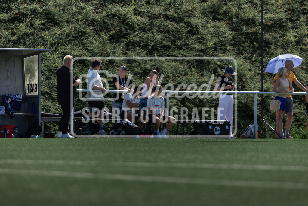 Fußball I Frauen I Freundschaftsspiel I DJK Arminia Ibbenbüren - DSC Arminia Bielefeld I 14940 | realhellocedii - Realisiert mit Pictrs.com