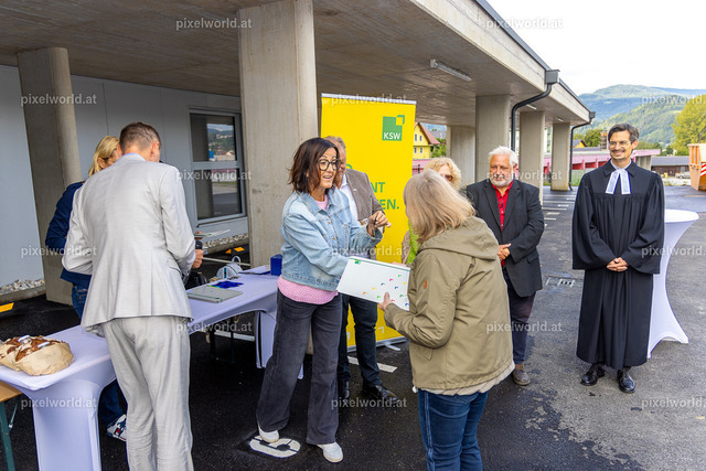 Schlüsselübergabe der Wohnanlage Almweg | Bildershop von pixelworld.at - Realisiert mit Pictrs.com