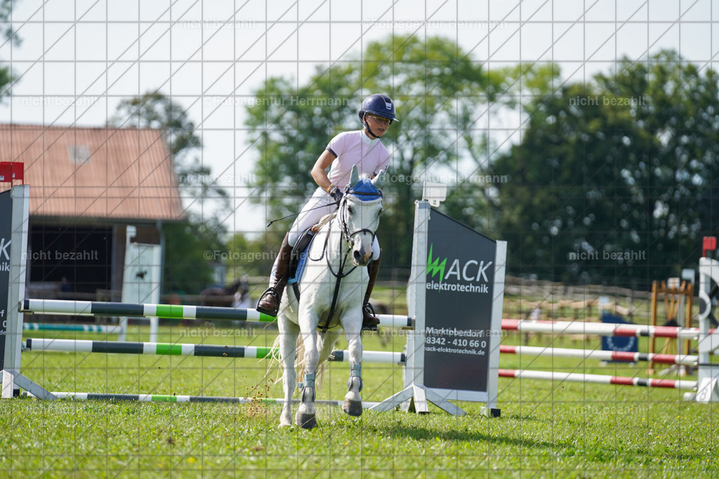 20230917-FAH09582 | Landsberg am Lech, 2023, Kaufbeuren, Kempten, Allgäu, Turnierfotografen Bayern, Fotoagentur Herrmann, Turnierbilder, Reitsport Fotos, Pferdefotograf, Augsburg, Bad Tölz, Dachau, Karlsfeld, Memmingen, Buchloe, Schwabmünchen